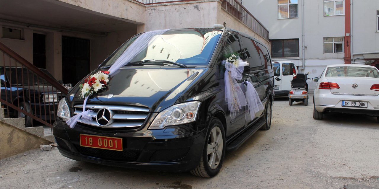 Valinin Makam Aracı, Gelin Arabası Oldu