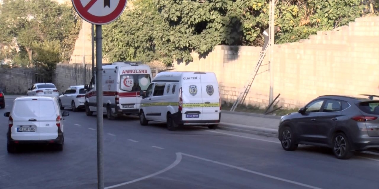 (Geniş Haber)-fatih'te Topkapı Surlarında Erkek Cesedi Bulundu