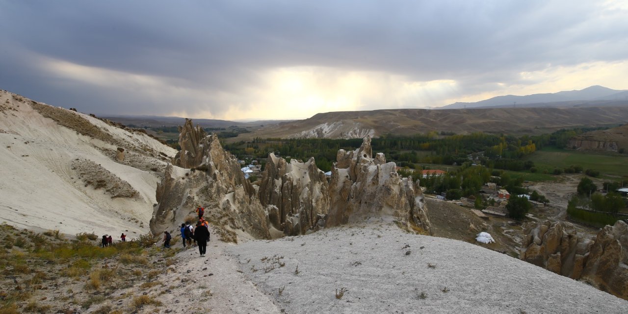 Van'ın Kapadokya'sına Ziyaretçi Akını