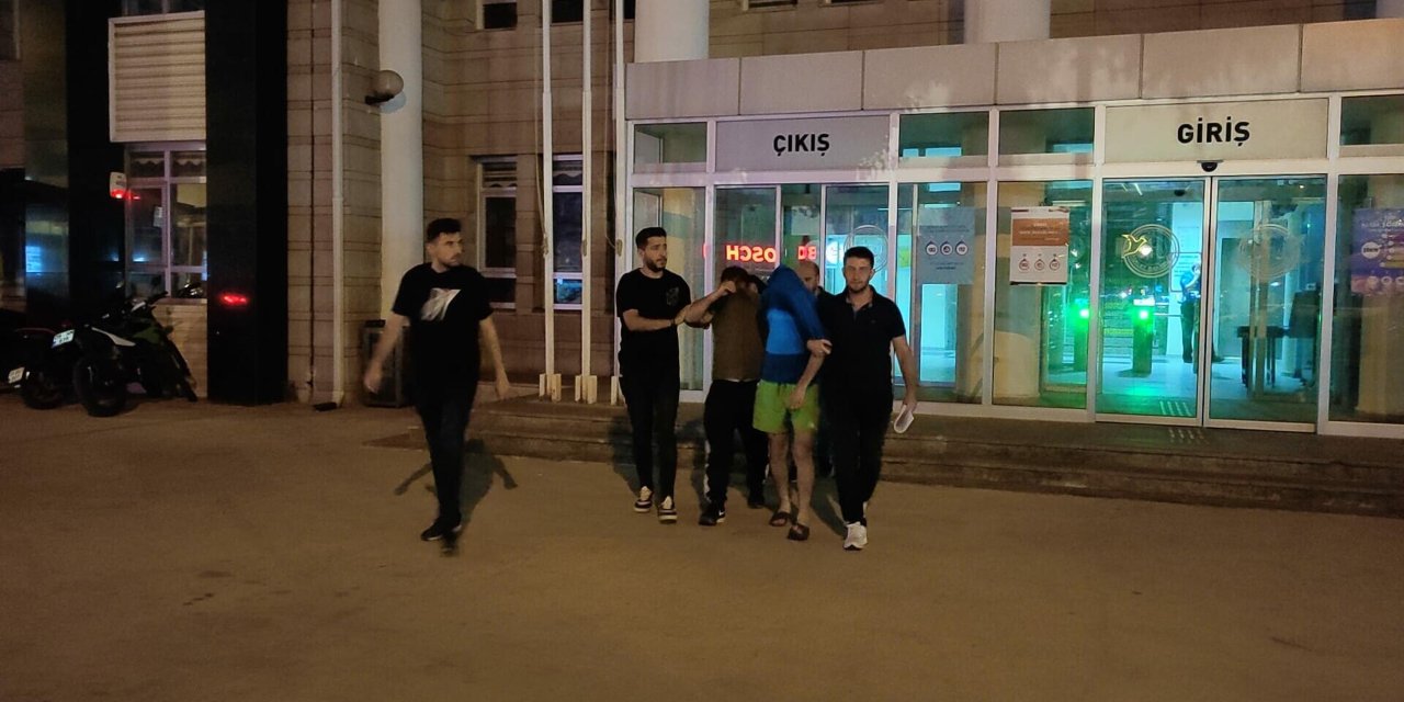 Kuşadası'nda 5 Kaçak Göçmen Yakalandı, 3 Organizatör Tutuklandı