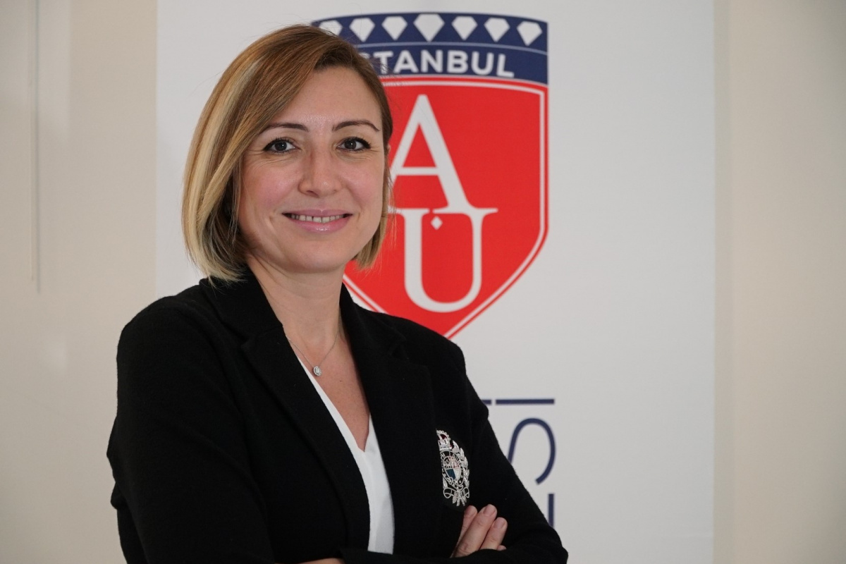Prof. Dr. Özlem Esen uyardı 'Kalp damar sıkıntısı mı panik atak mı'