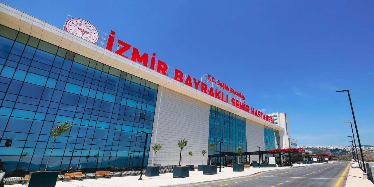 İzmir Şehir Hastanesi, Hasta Kabulüne Başladı