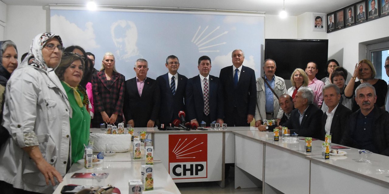 Chp'li Özel: Kapı Önüne Koymaları Değil; Babaevinin Kapılarını Açmayı Vadediyorum (2)