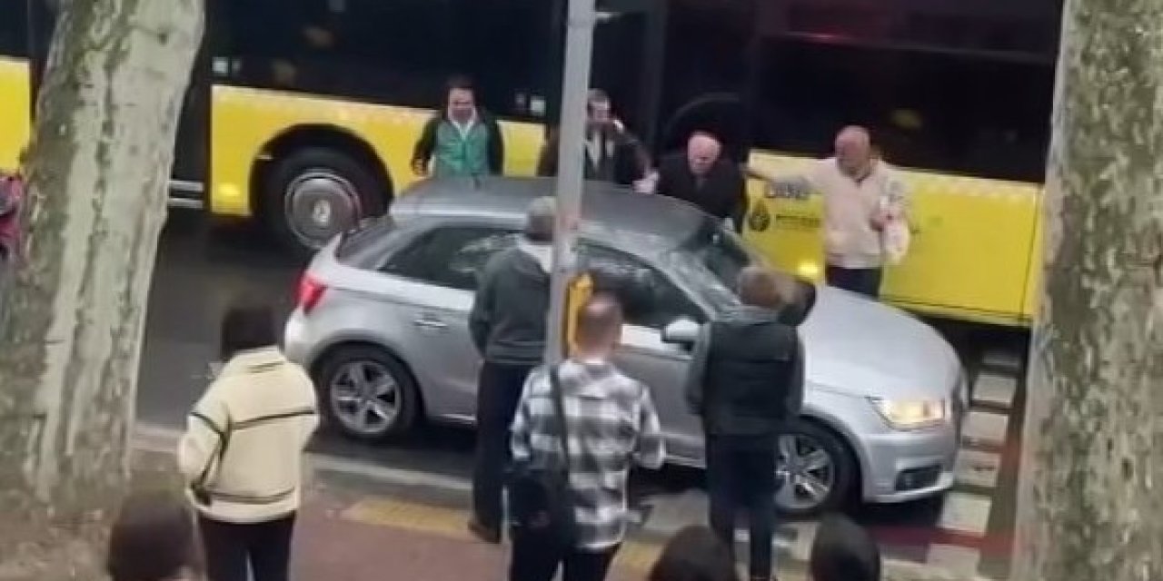 Beşiktaş'ta İett'ye Ait İki Otobüs Kaza Yaptı