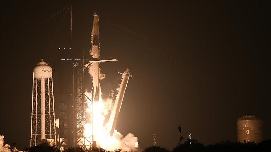 SpaceX ABD, Rusya ve BAE'nin astronotlarını uzay istasyonuna gönderdi