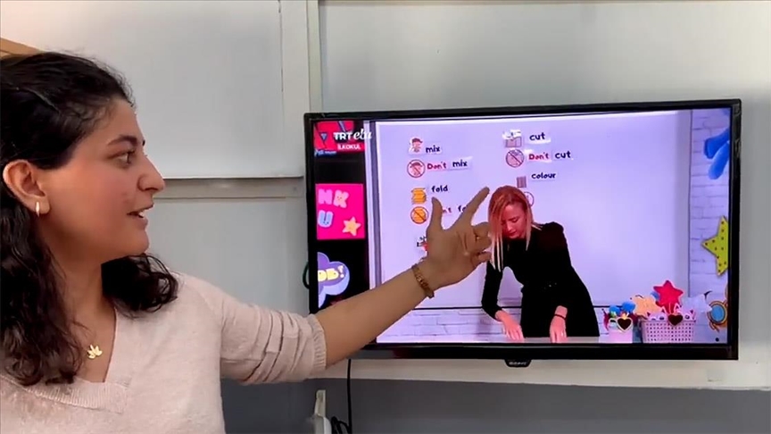 Deprem bölgesindeki konteynerlere "TRT EBA" erişimi için 4 bin 500 televizyon kuruldu