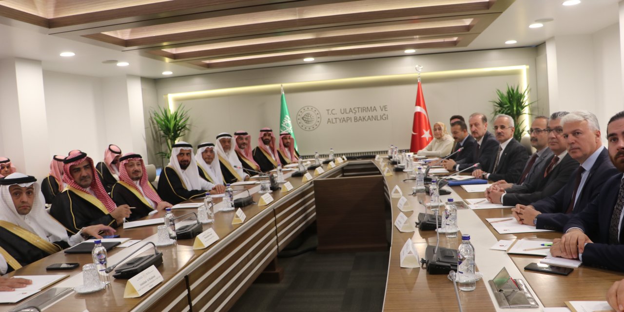 Umreye Gideceklere Elektronik Vize Kolaylığı (2)