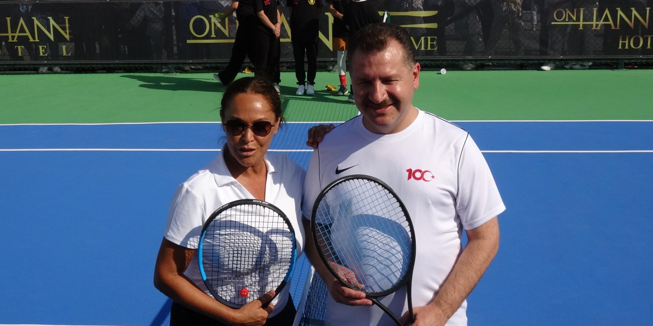 Hülya Avşar: Belediye Başkanı Adaylığı İçin Hazır Değilim