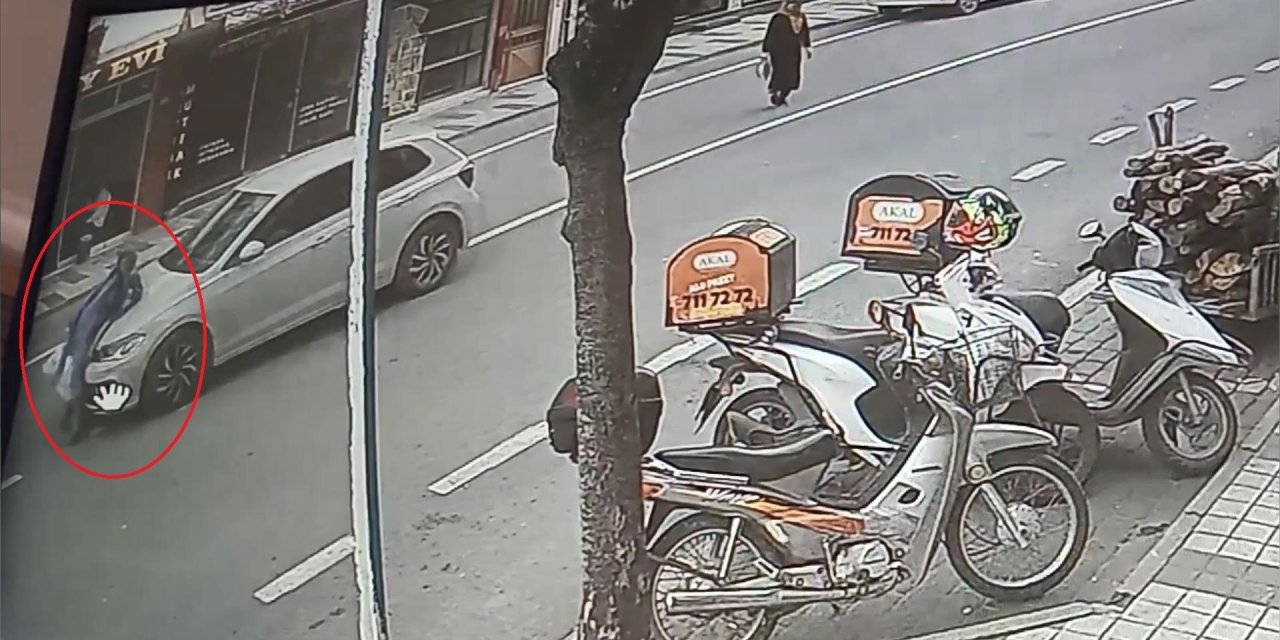 Otomobilin Çarptığı Kadının Yaralandığı Kaza Anı Kamerada