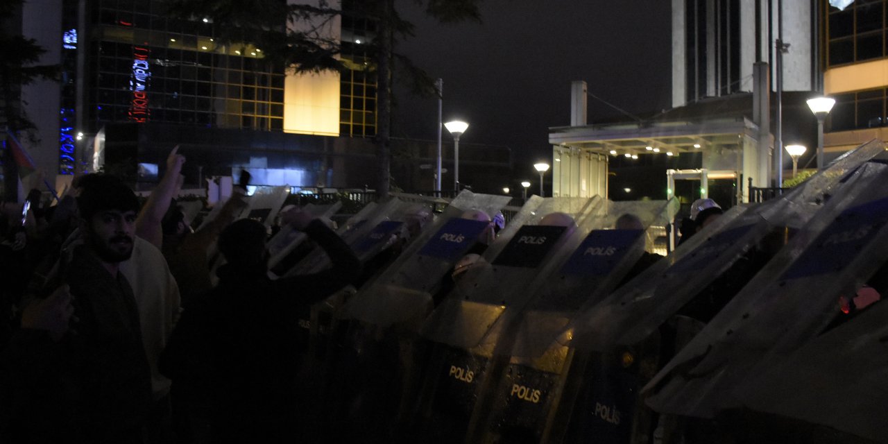(Geniş Haber)- İsrail'in Gazze'de Hastaneyi Hedef Alması İstanbul'da Protesto Edildi