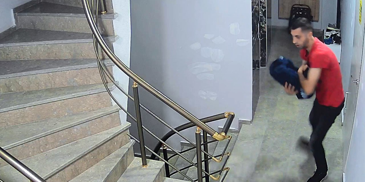 Avcılar'da Kargocunun Arkasından Girdiği Binadaki Ayakkabıları Çaldı