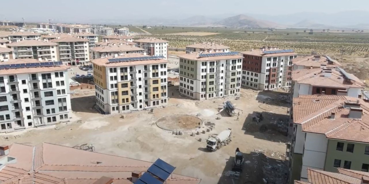 Bakan Özhaseki: Gaziantep'te 24 Bin 977 Afet Konutu Ve Köy Evimiz Hızla Yükseldi