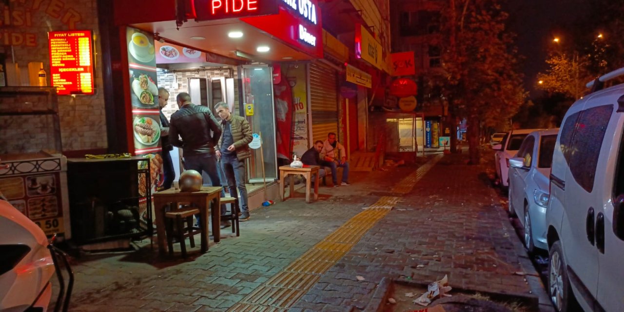 Gaziosmanpaşa'da Dönerciye Silahlı Saldırı: 1 Ölü, 1 Yaralı