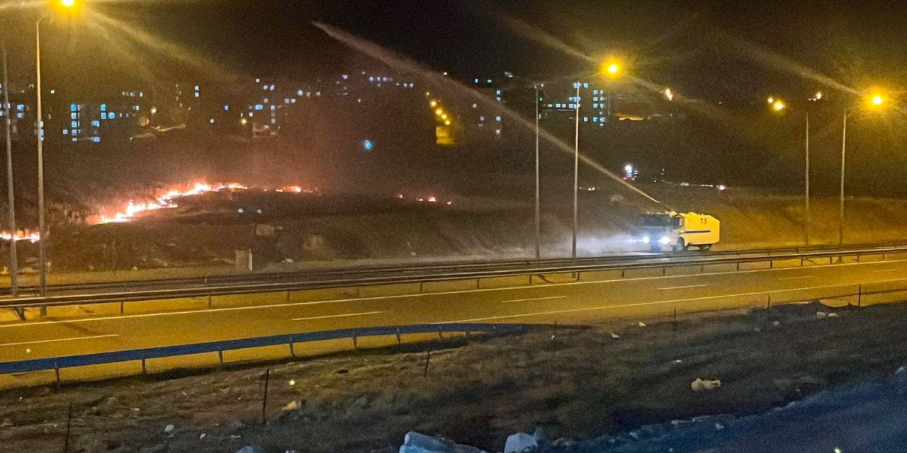 Siirt'te Anız Yangınına Toma İle Müdahale