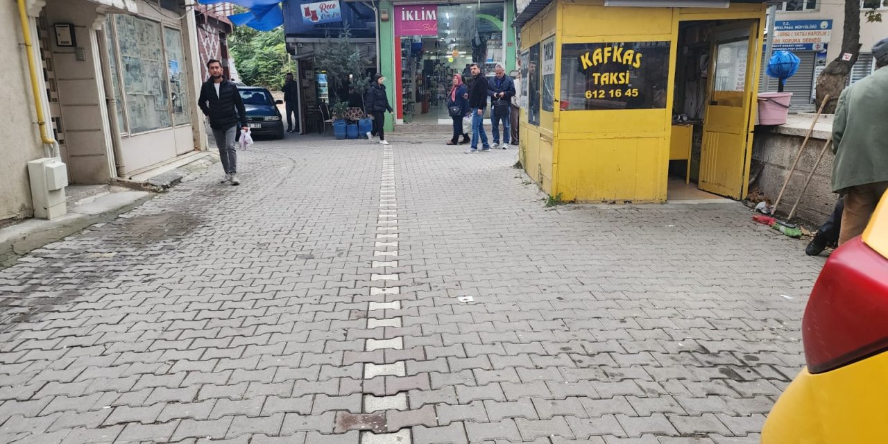 Taksiciyi Bıçakla Öldürdü; Suç Aletini Beze Sarıp Bir İş Yerine Emanet Bıraktı