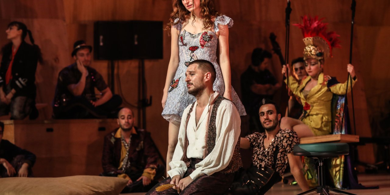 'Aşık Shakespeare' Sahnede
