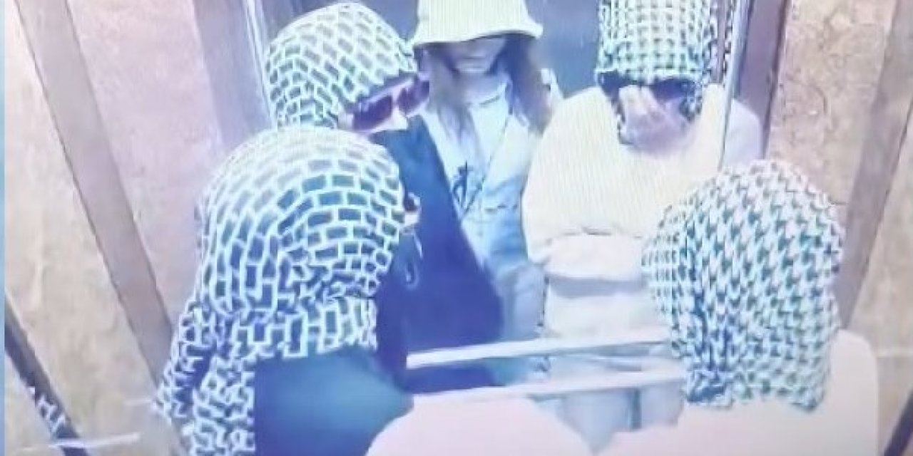 Başakşehir'de Sitedeki Dairelere Giren Hırsızlar Kamerada