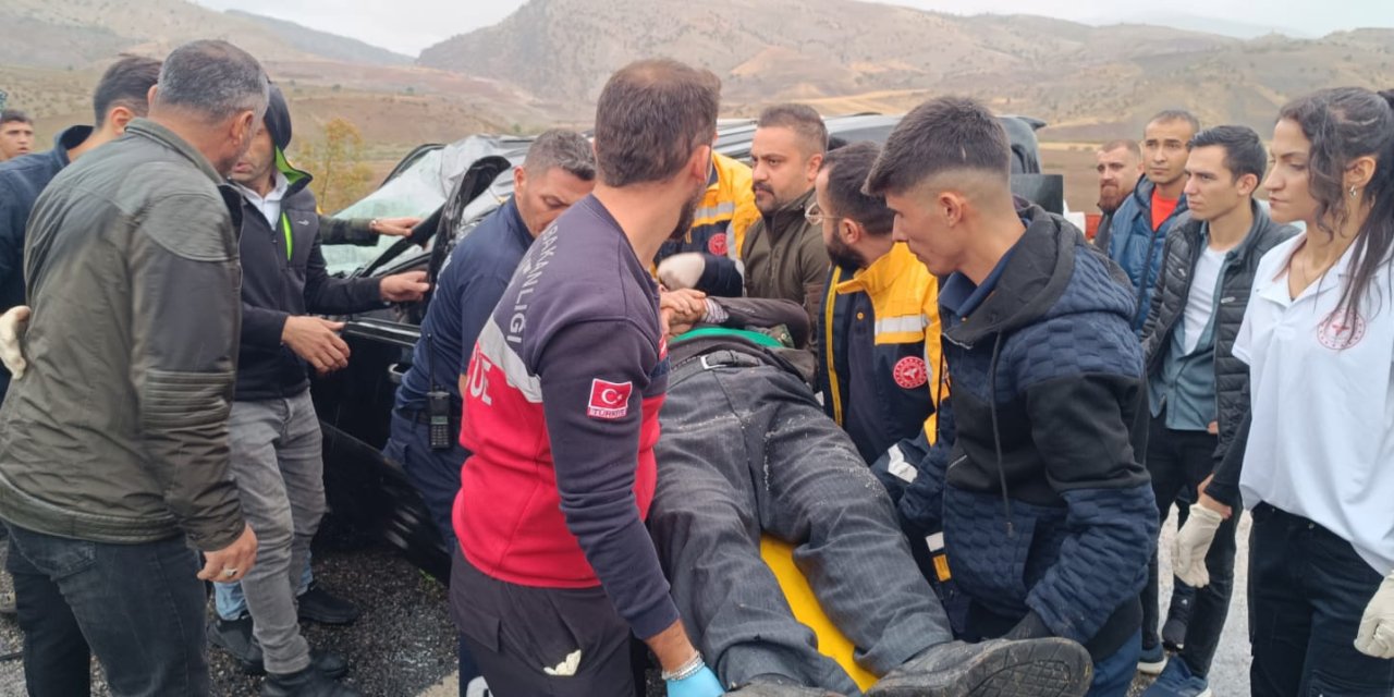 Takla Atan Hafif Ticari Aracın Sürücüsü, Yaralandı