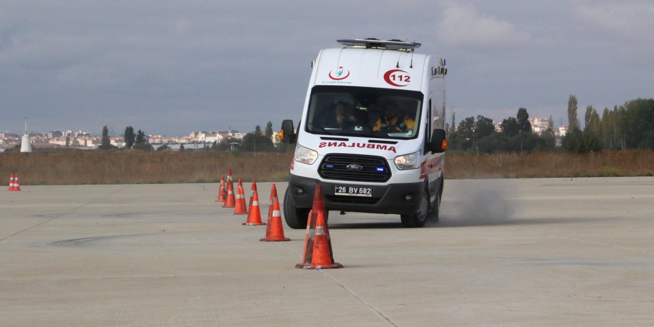 Eskişehir'de Sürücü Eğitimleriyle Ambulansın Vakaya Ulaşma Süresi 4 Dakikanın Altına Düştü