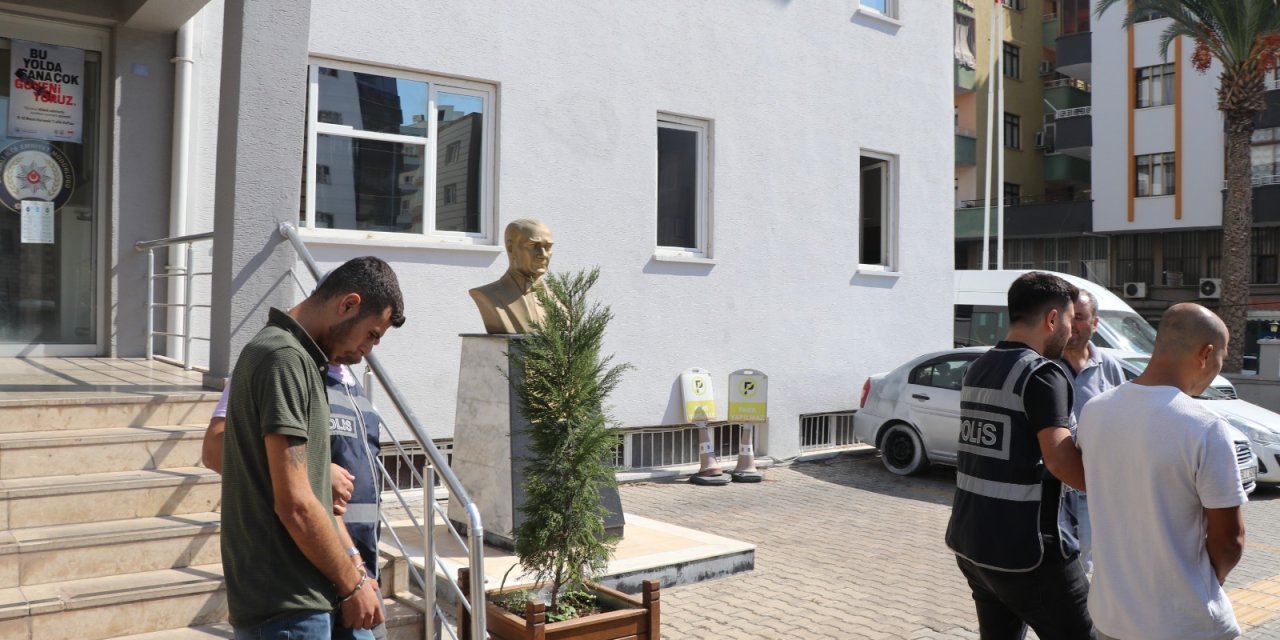 Çaldıkları Araçların Şasi Numaralarını Değiştiren Şüpheliler Yakalandı