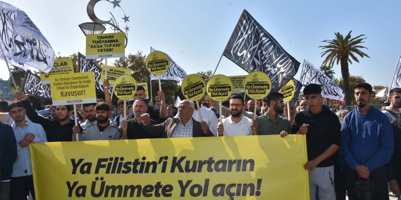 İzmir'de Cuma Namazı Sonrası İsrail'e Tepki