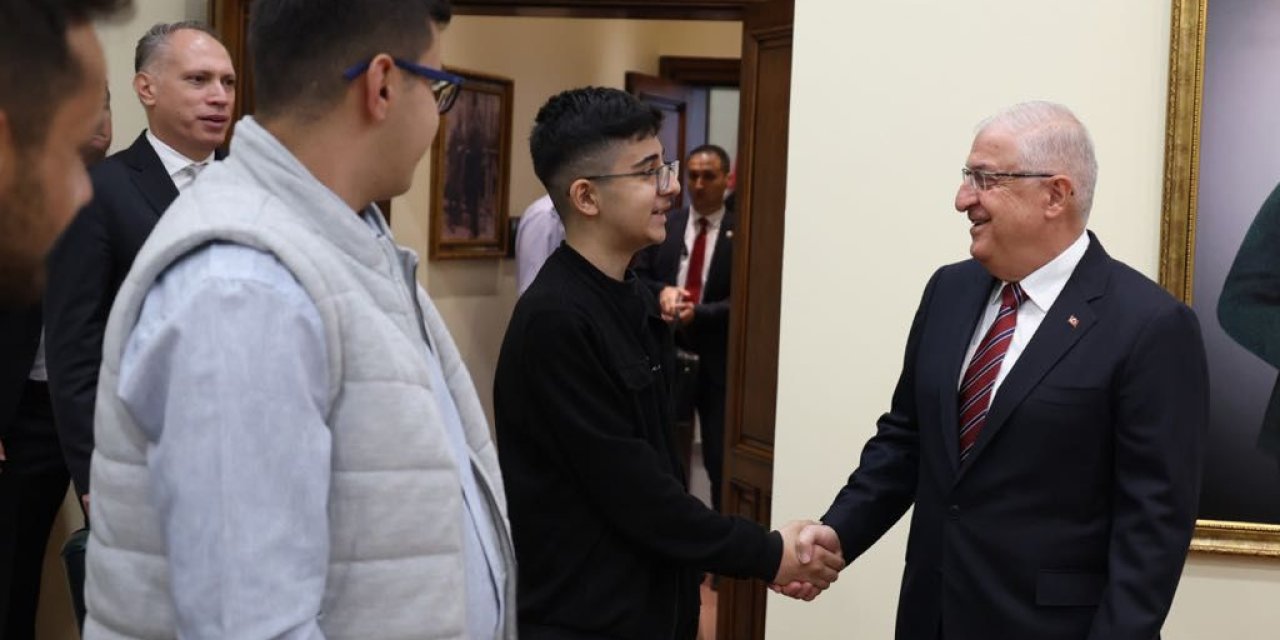 Bakan Güler, Gençlerle Buluştu