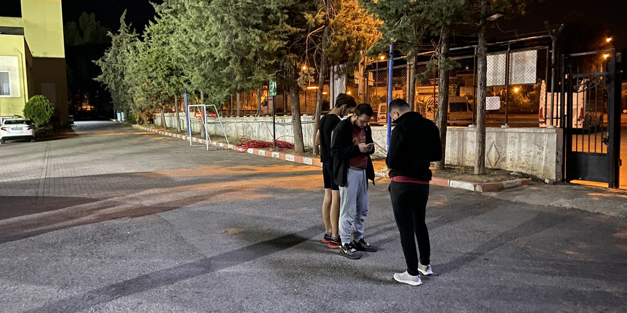 İzmir'de 3.9 Büyüklüğünde Deprem