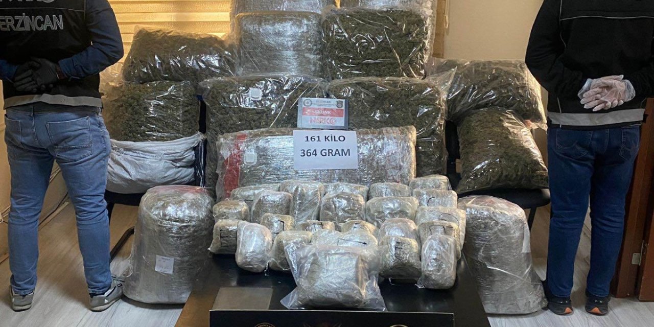 Piyasa Değeri 100 Milyon Lira Olan 161 Kilo Skunk Ele Geçirildi