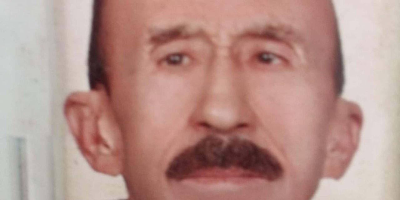 Durdurmaya Çalıştığı Traktörünün Altında Kalıp, Öldü