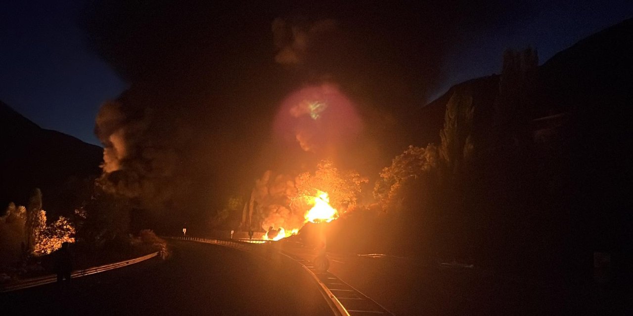 Virajda Devrilerek Yanan Tankerin Sürücüsü Öldü