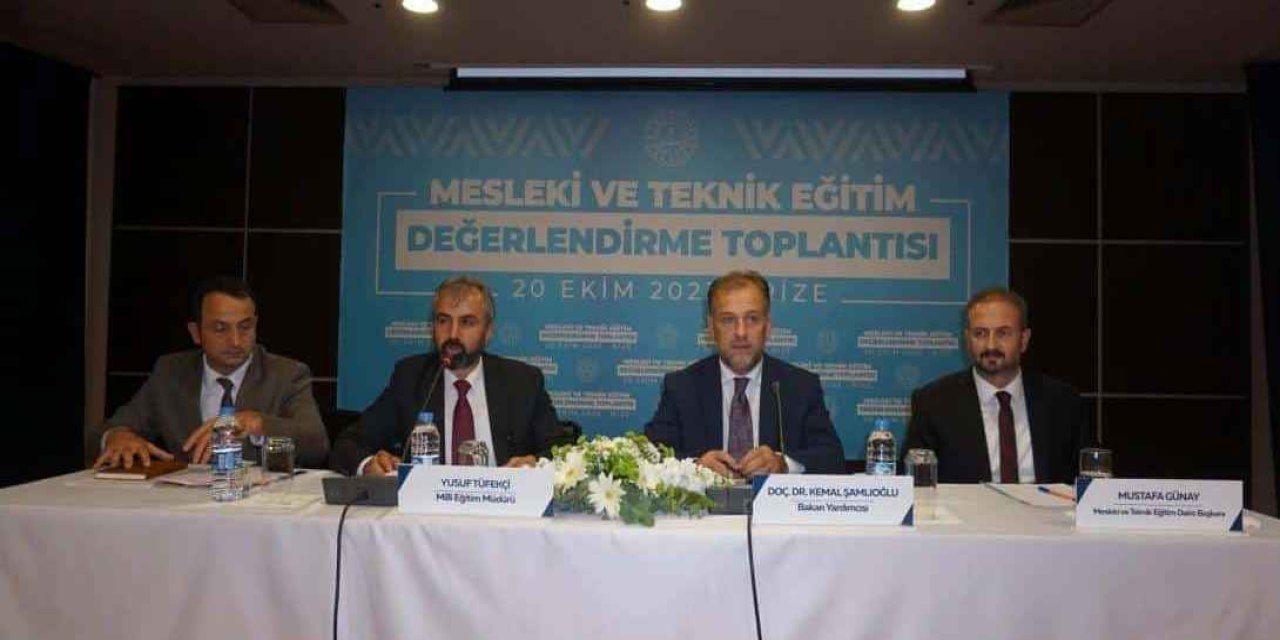 Rize'de Mesleki ve Teknik Eğitim Değerlendirme Toplantısı Yapıldı