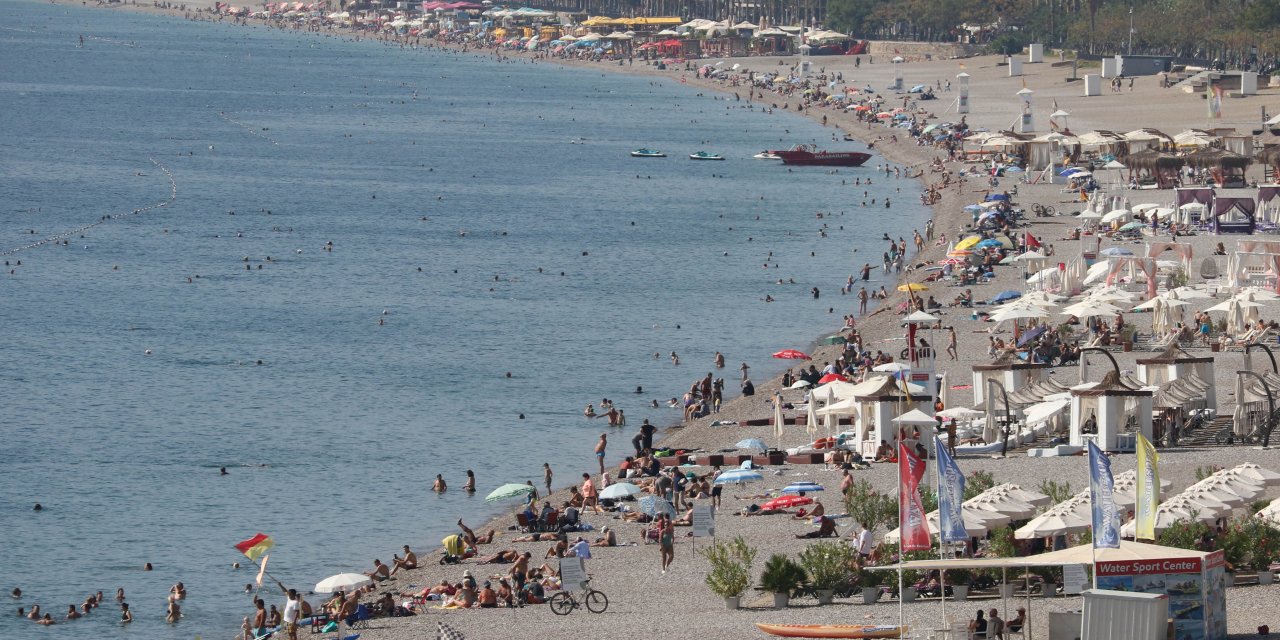 Antalya'da Ekimin Son Haftasında Deniz Keyfi