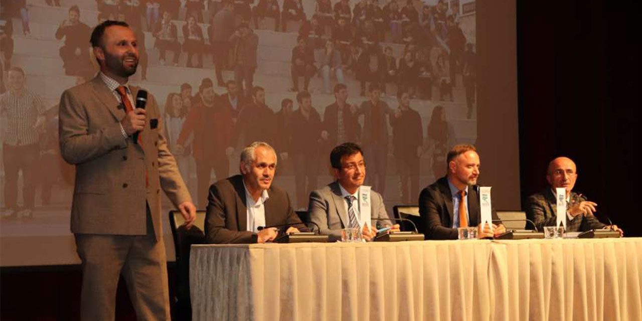 Recep Tayyip Erdoğan Üniversitesinde Öğrenci Toplulukları Koordinasyon Toplantısı Gerçekleştirildi