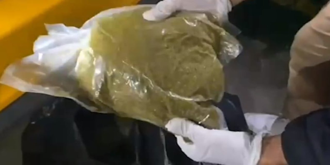 Otomobilden Kilolarca Bonzai İle Uyuşturucu Haplar Çıktı; 5 Gözaltı