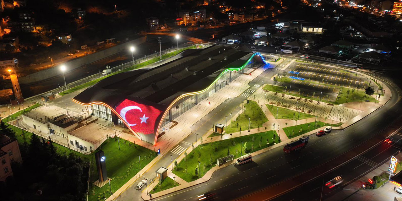 Trabzon'da yapımı tamamlanan yeni otogar hizmete açıldı