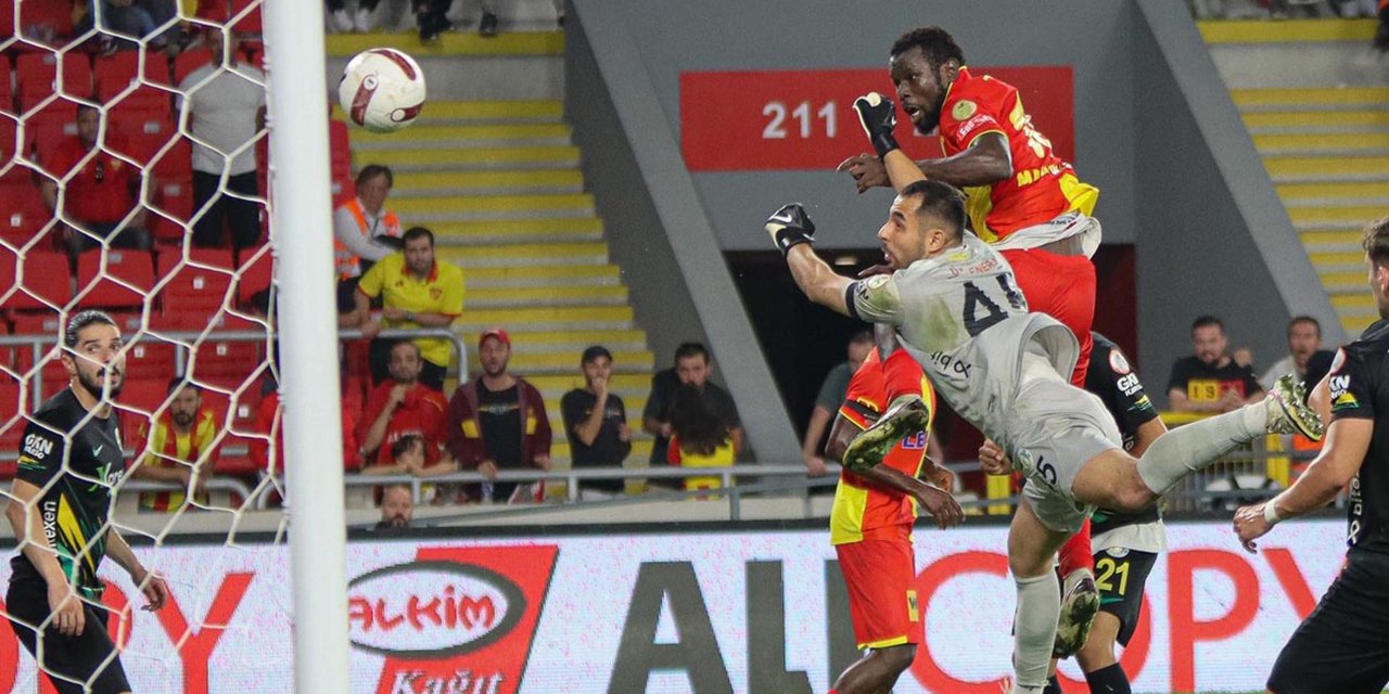 Göztepe'de Diouf Oruç Bozdu