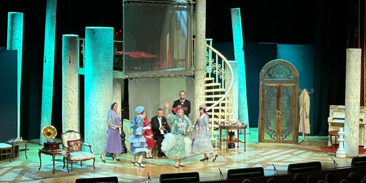 Tiyatrokare'nin 'Veda' Oyununun Galası Yapıldı