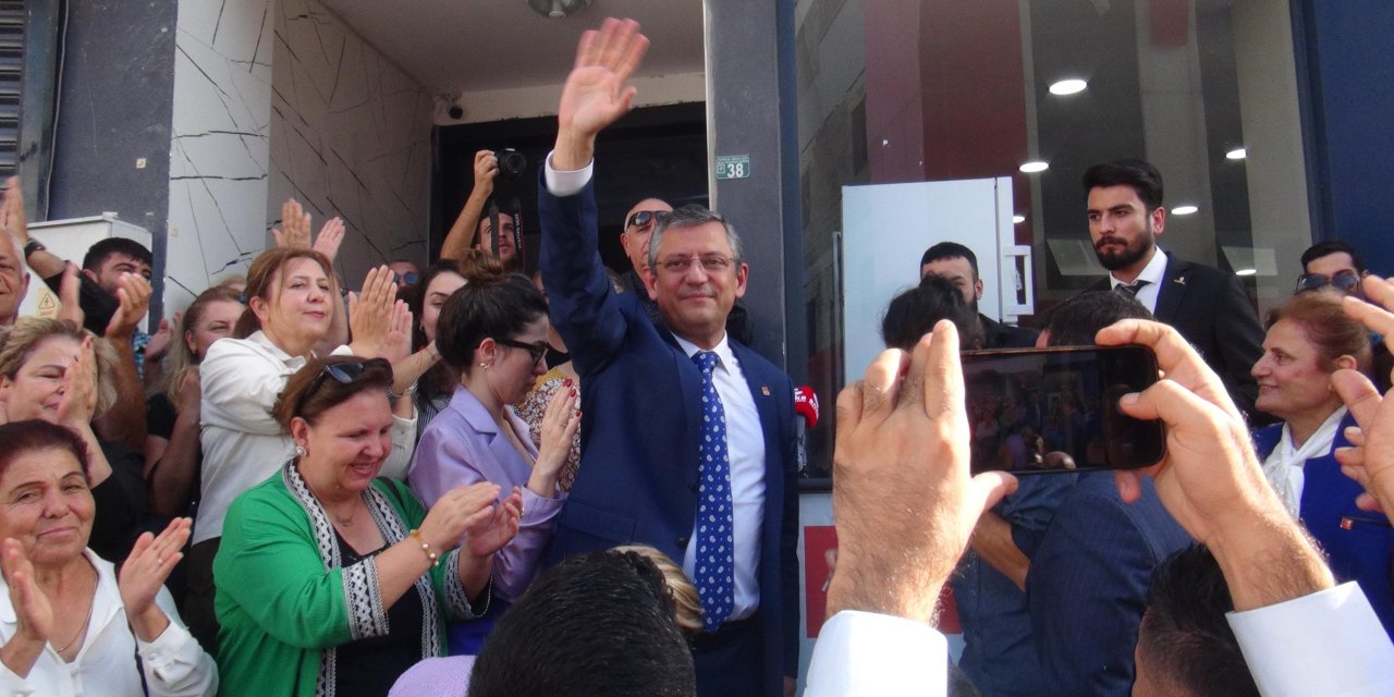 Chp'li Özel: Marifet Kongre Salonundan 81 İl Başkanıyla Birlikte Çıkabilmektir