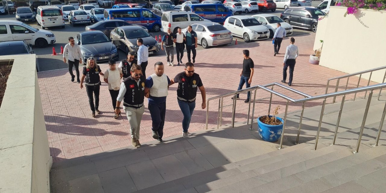 Telefonda Tartışıp Evlerinin Önüne Gittikleri Husumetlileri Vurdu: 1 Ölü, 1 Yaralı (2)