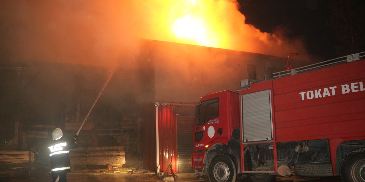 Tokat’ta Kereste Fabrikasında Yangın