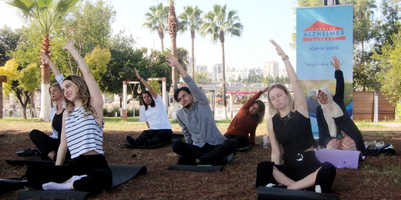 Alzheimer Hastaları Sabah Yogasında Buluşuyor; Egzersiz, Hastalık Hızını Azaltıyor