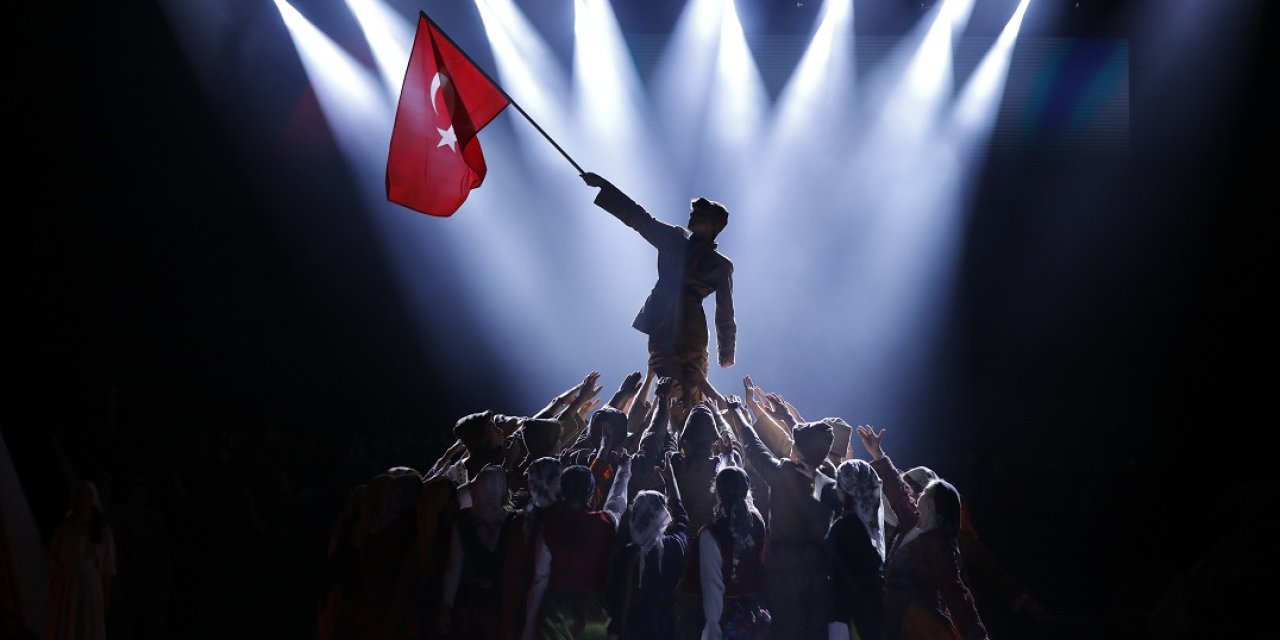 Bilfen Okulları’ndan Cumhuriyetin 100. Yılına Yakışır Kutlama