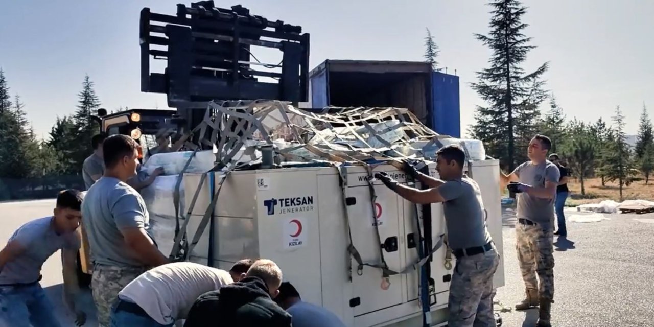 Türkiye'nin Gazze'ye İnsani Yardım Sevkiyatı Devam Ediyor (2)