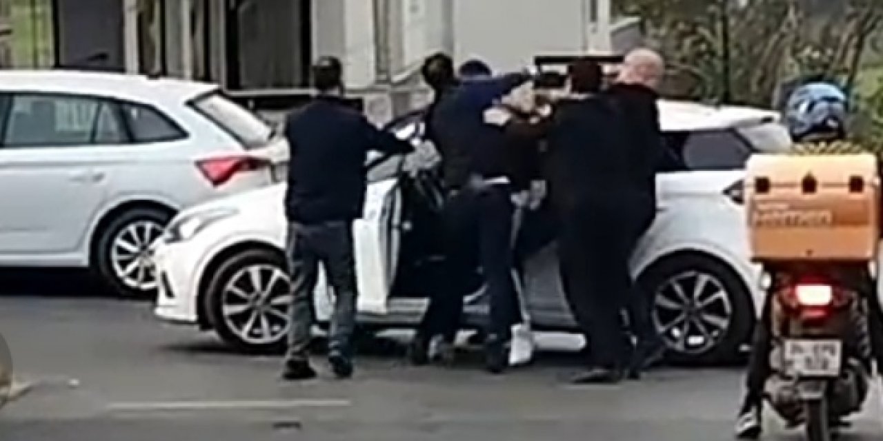 Ümraniye’de Tekmeli Yumruklu Yol Verme Kavgası
