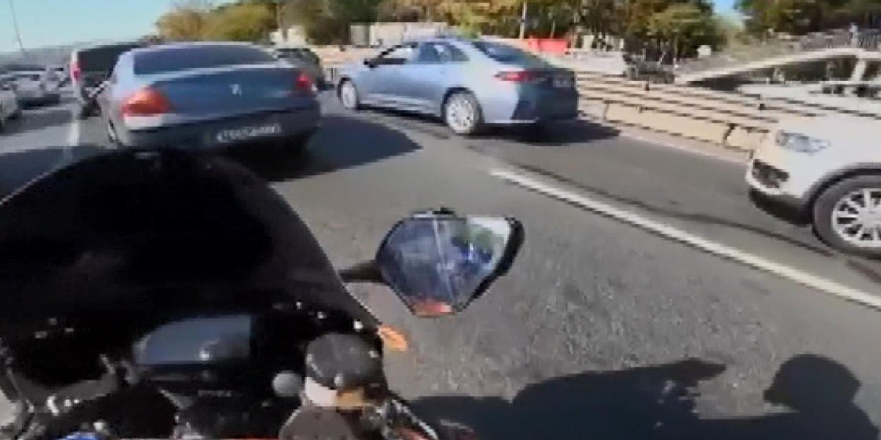 Bahçelievler'de Motosikletlilerin Kazası Kask Kamerasında