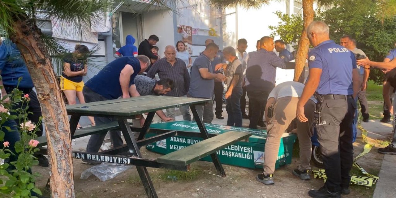 Apartman Girişinde Tartıştığı Komşusunu Öldürdü