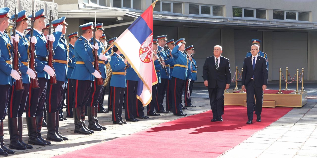 Bakan Güler, Sırbistan Savunma Bakanı Vuçeviç İle Görüştü