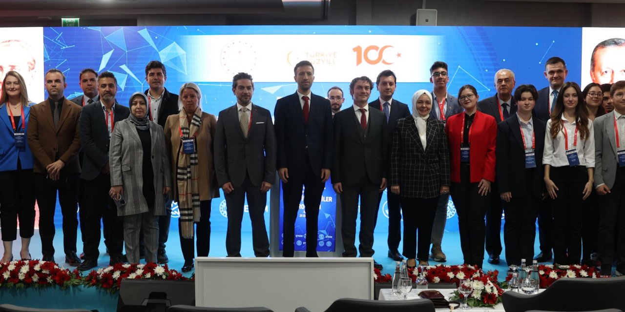 Bakan Yardımcısı Ökten: Eğitim Teknolojisinden Yararlanmak Günümüzün Gerçeği Olmuştur