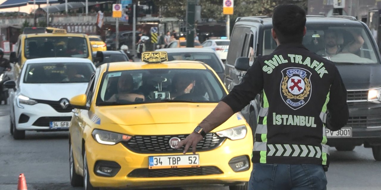 Eminönü'nde Taksi Denetimi: Kemeri Taksam Her Şey Daha İyi Olacaktı