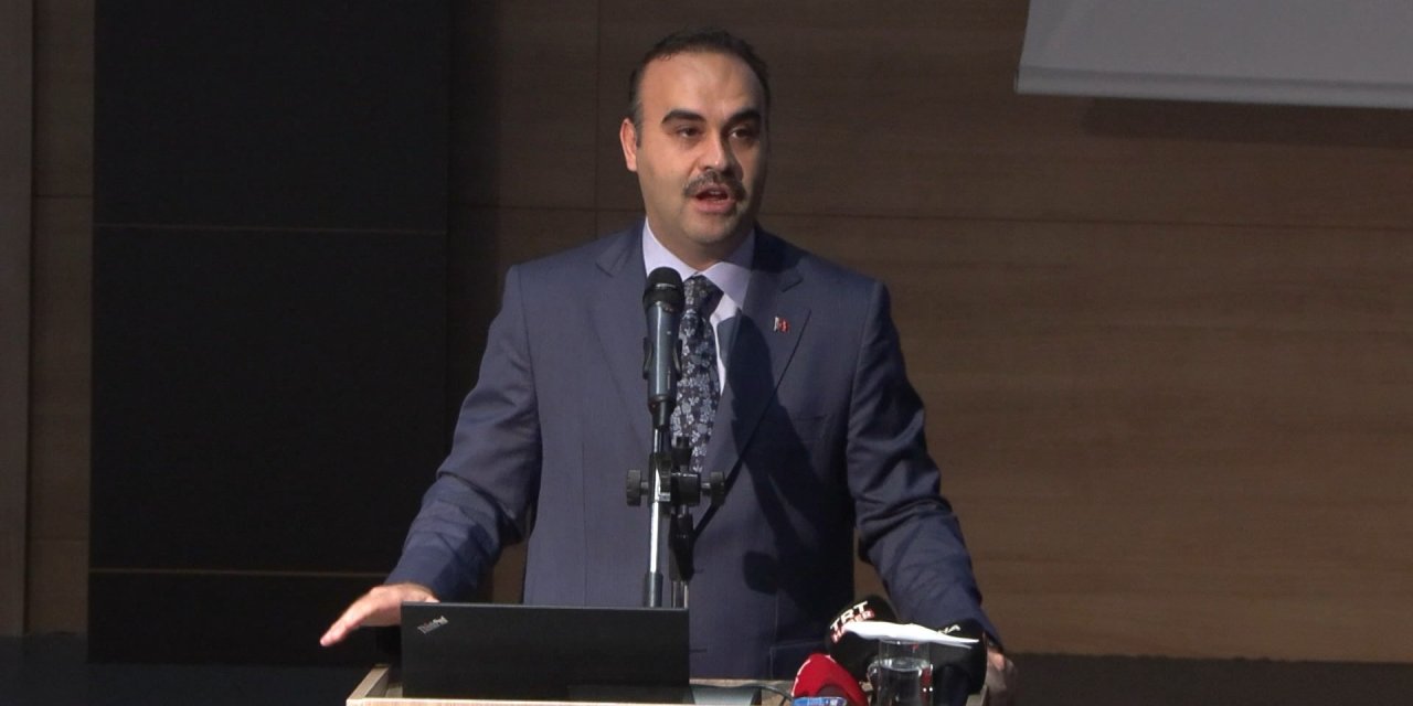 Bakan Kacır: Neredeyse Bütün Dünya Bu Zulme Seyirci Kalıyor